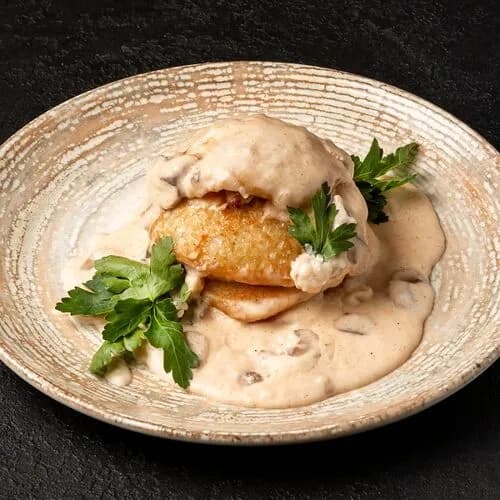 Драники с грибным соусом