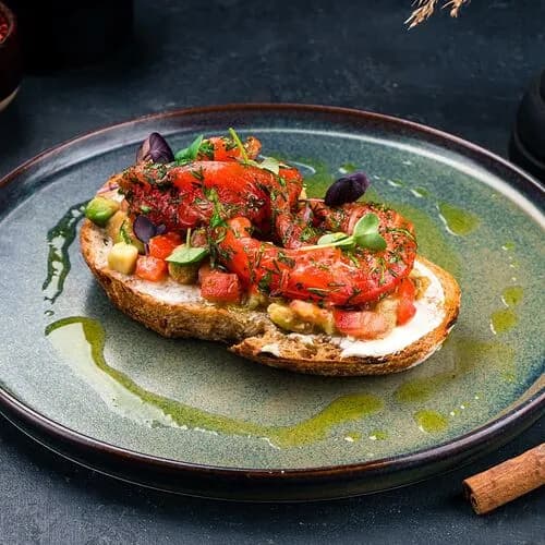 Брускетта с лососем и сыром