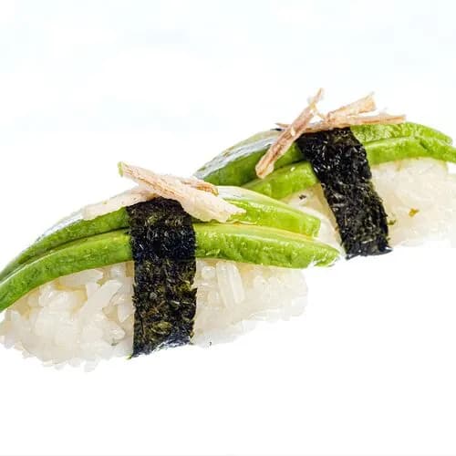 Нигири авокадо с соусом из тамаринда