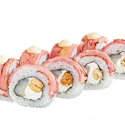 Ролл с морским гребешком в беконе