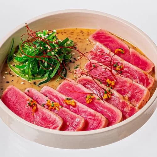 Тунец татаки с соусом атари гома