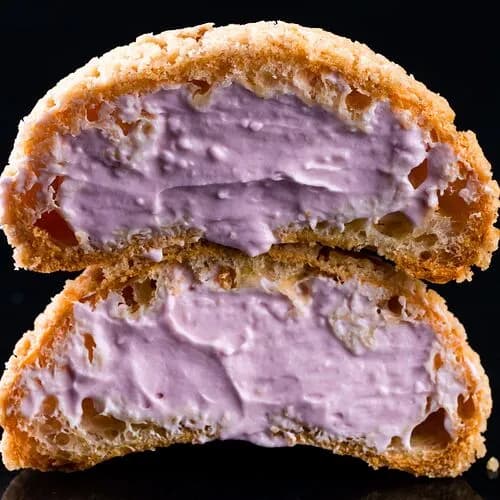 Шу с вишневым кремом