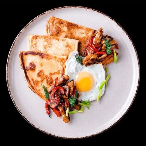 Блинчики с овощами и курицей