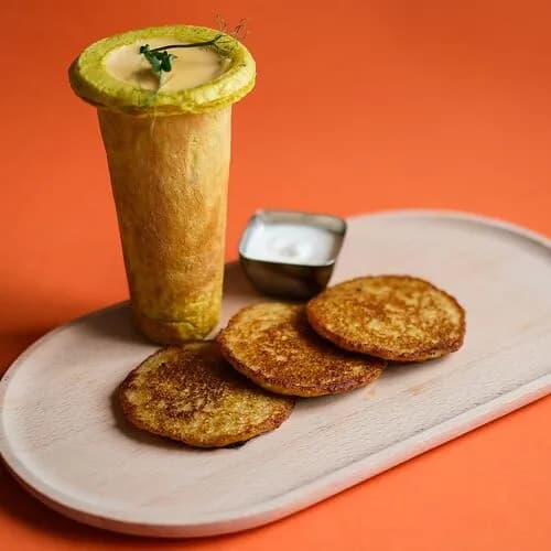 Крем-суп сырный и драники со сметаной и беконом