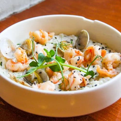 Ризотто с морепродуктами и сырным биском