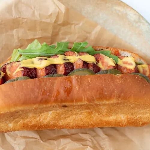 Хот-дог с колбаской из свинины