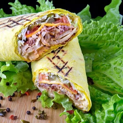 Сырная с беконом и курицей L