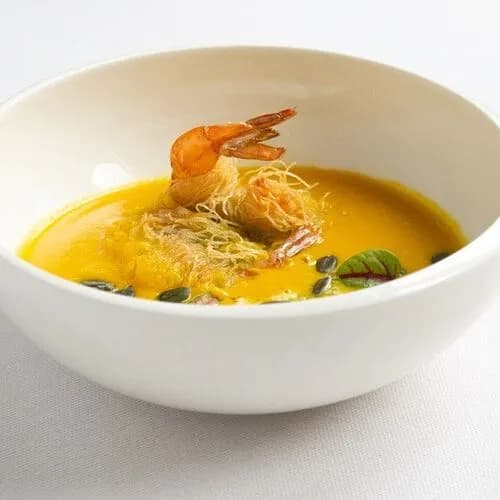 Крем-суп из тыквы с горгонзолой и креветками