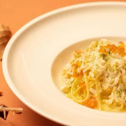 Лингвини алио-олио с камчатским крабом и цедрой лайма