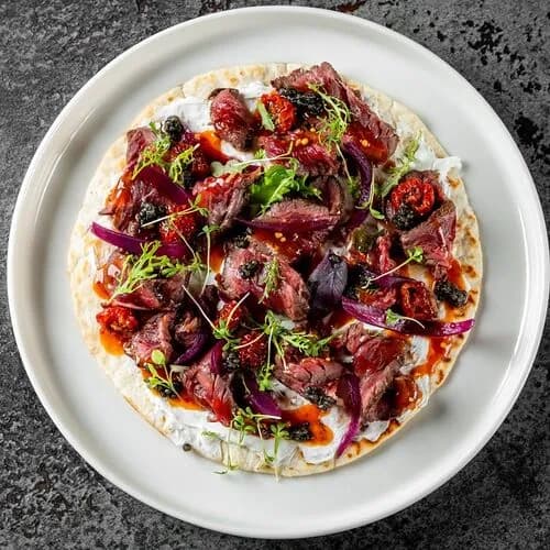 Роти со скерт-стейком и вялеными черри