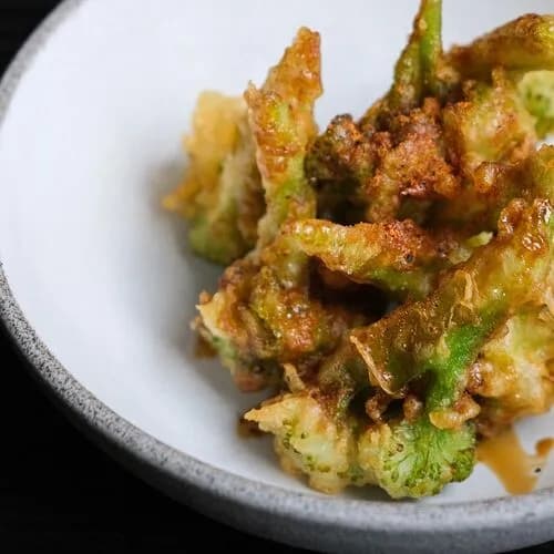 Брокколи темпура с кремом васаби