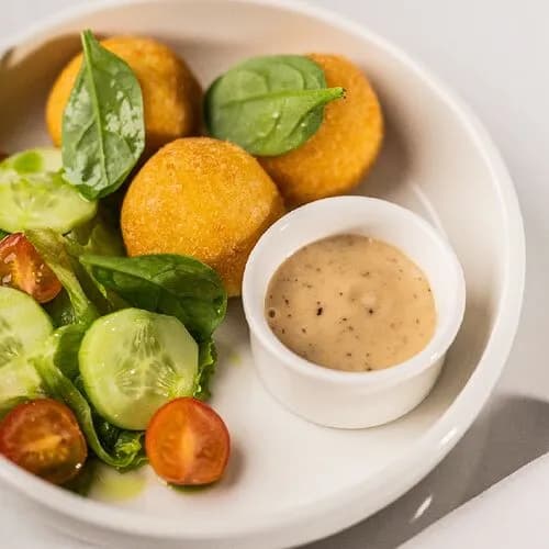 Картофельные крокеты с трюфельным соусом