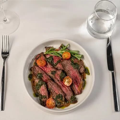 Скёрт стейк с печеным соусом