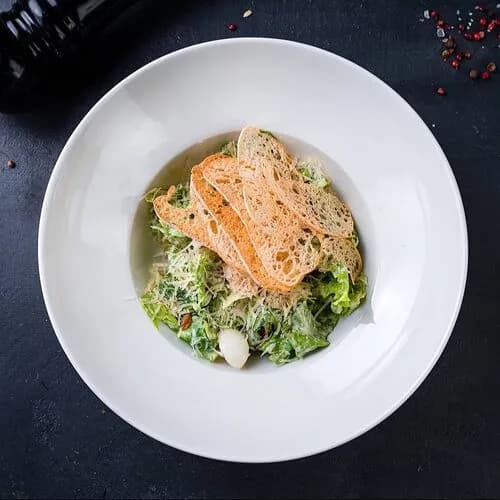 Салат Цезарь с лососем