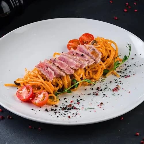 Паста с тунцом в соусе сальса