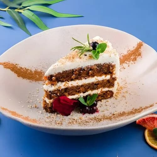 Морковный торт с грецким орехом и корицей