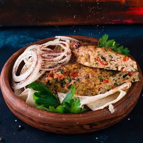 Кебаб из курицы с перцем и зеленью