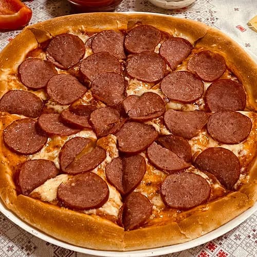 Большая пицца Пеперони (острая)