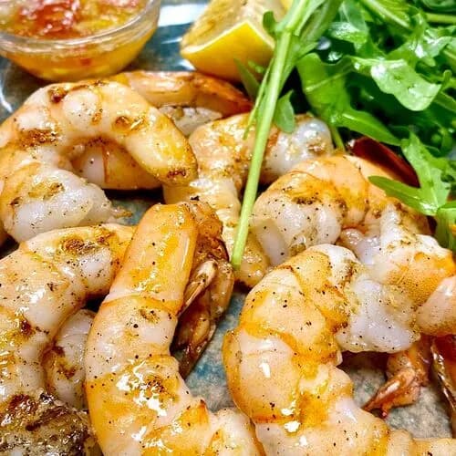 Жаренные креветки в пряном масле