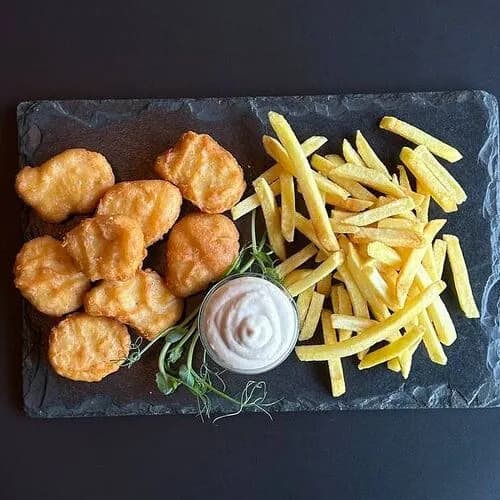 Куриные наггетсы с фри