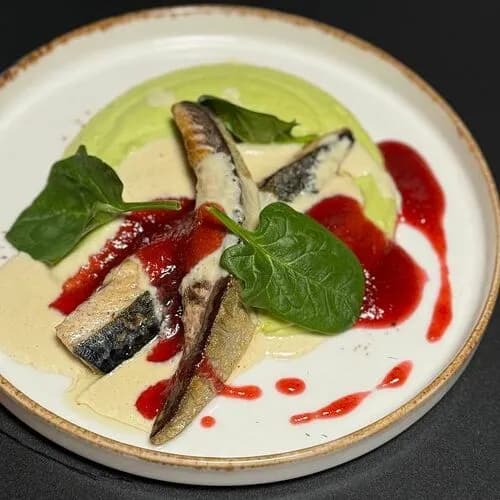 Филе макрели с картофельным пюре