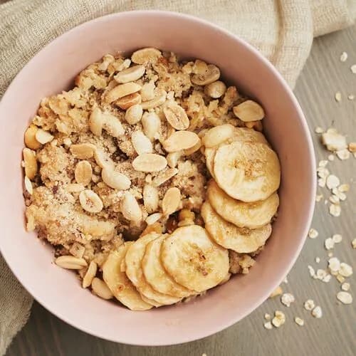 Каша овсяная с бананом, мёдом и орехами