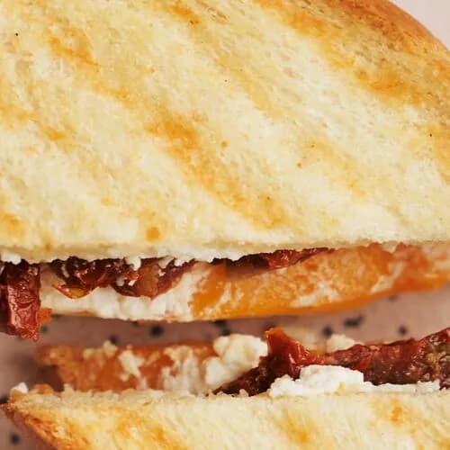 Бриошь-сэндвич Четыре сыра