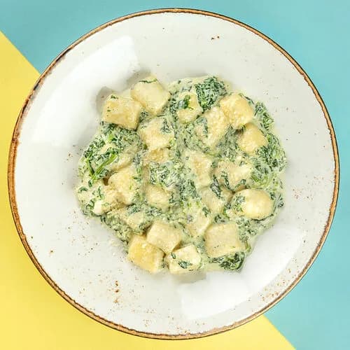 Ньокки с соусом из сыра с голубой плесенью и шпината