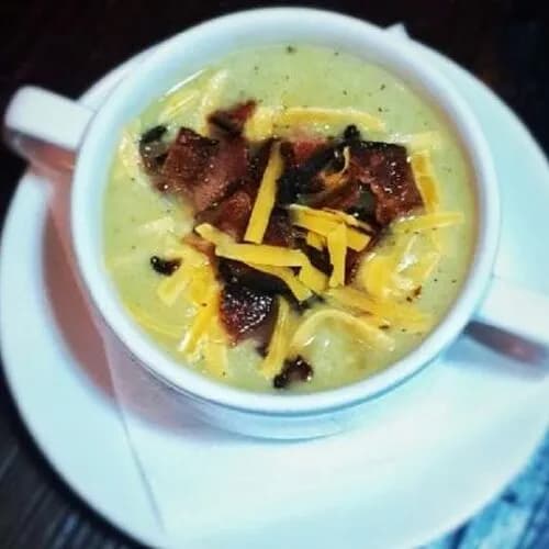 Кремовый суп из брокколи с беконом