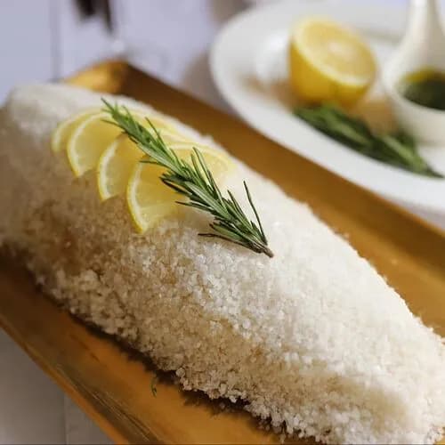 Сибас в морской соли