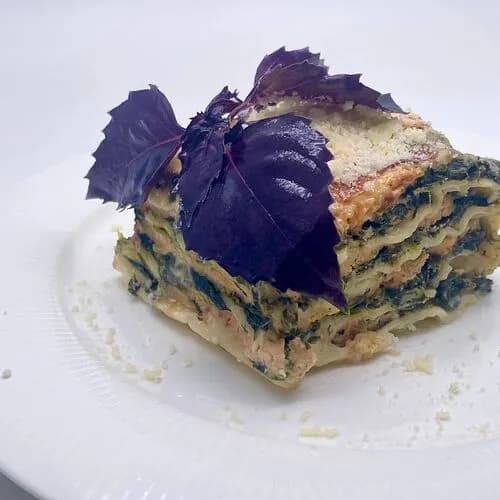 Лазанья с лососем и шпинатом