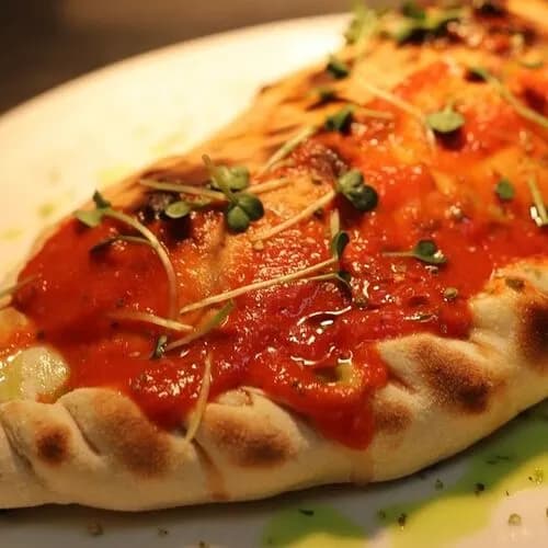 Пицца кальцоне