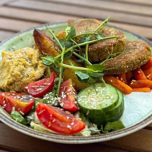 Будда-боул с фалафелем