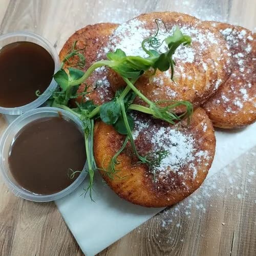 Пышки с рикоттой и топингами