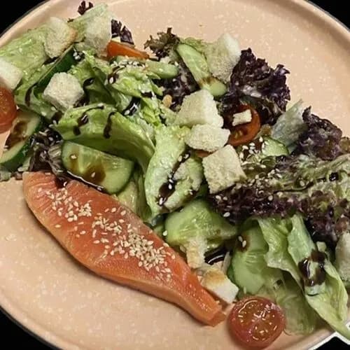 Салат с сёмгой