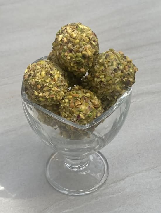 Praliny pistacjowe (ok.300g)