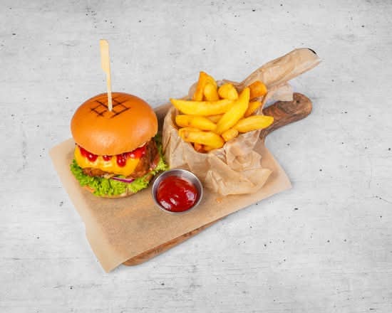 Burger Parsiuk Vege z Frytkami