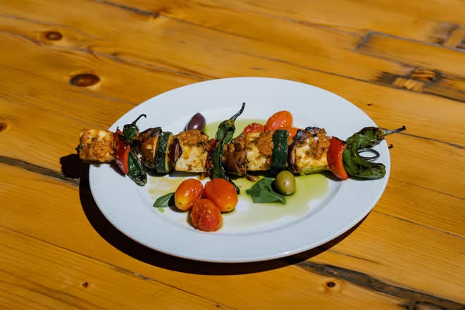 Szaszłyk halloumi