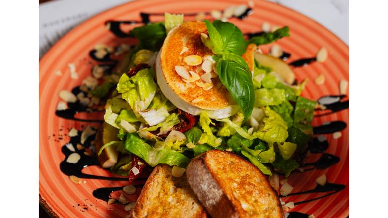 Insalata con Formaggio di Capra