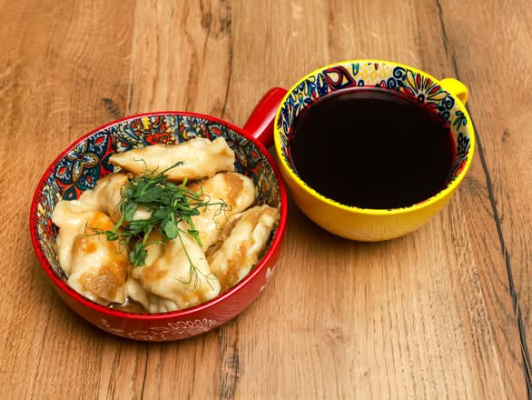 Pierogi Ruskie z Okrasą (8 szt.)