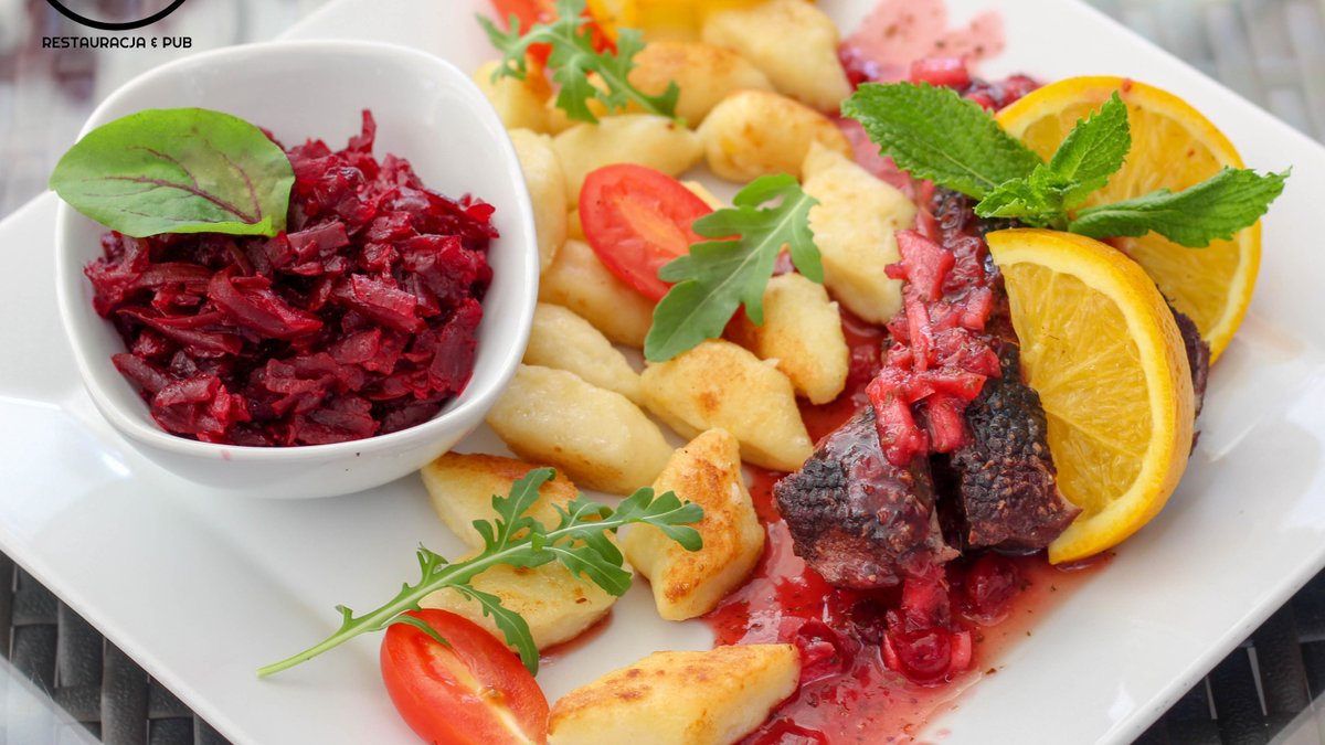 Filet z piersi kaczki sous-vide z sosem żurawinowo-pomarańczowym