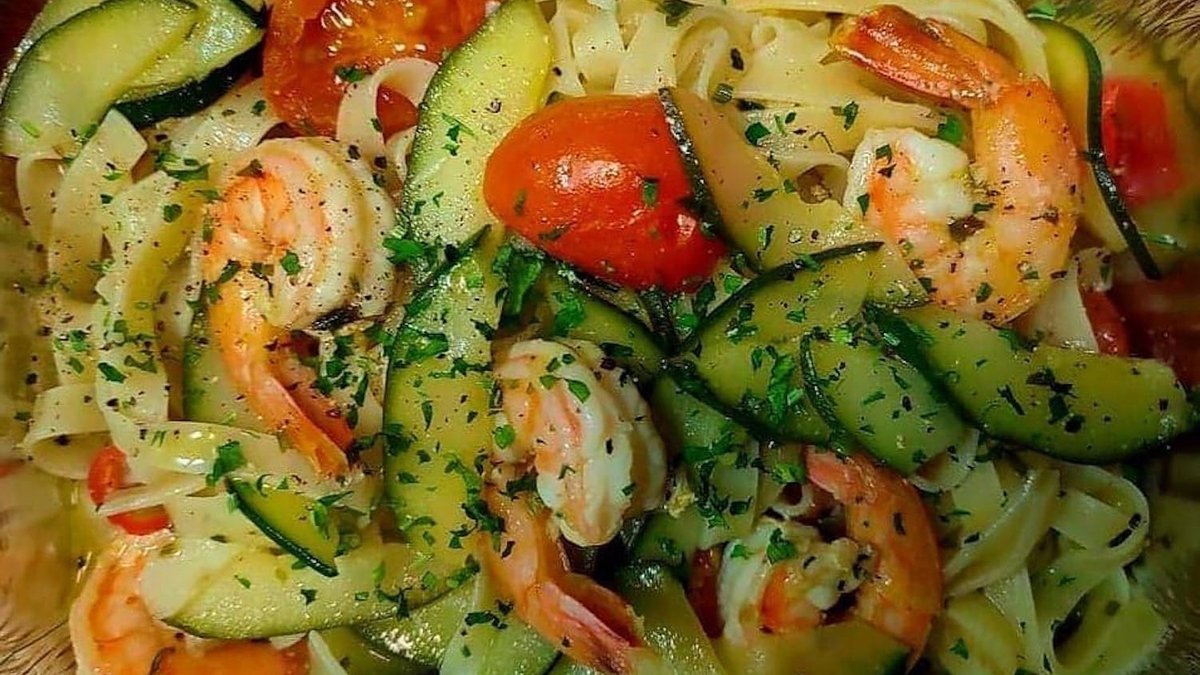 Linguine al gambaretti zucchine