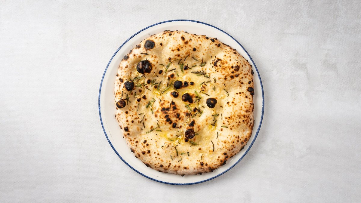 Focaccia con Crudo