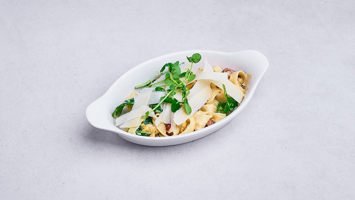 Tagliatelle z kurczakiem i suszonymi pomidorami