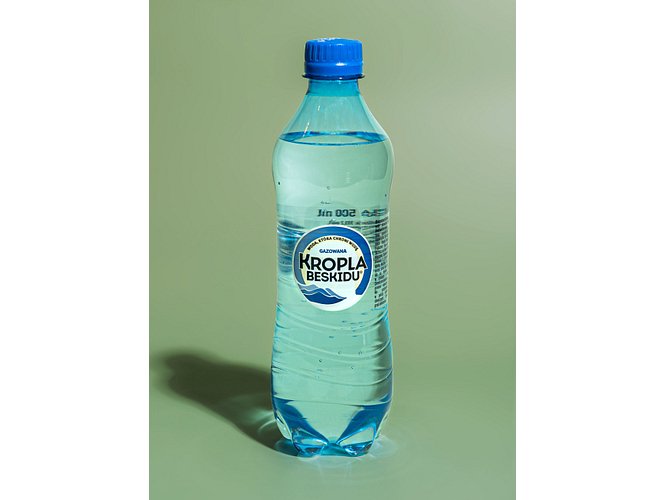 Woda gazowana 0,5l