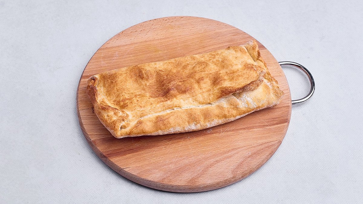 Chaczapuri z wołowiną i jalapeno