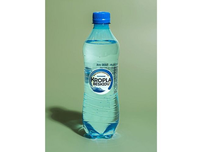 Woda gazowana 0,5l