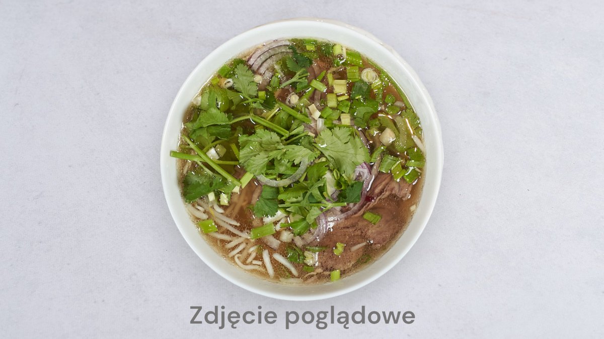 Zupa Phở Hà Nội: Zupa phở Wołowiną gotowana